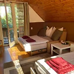 Holiday home Andante Pihenohaz *